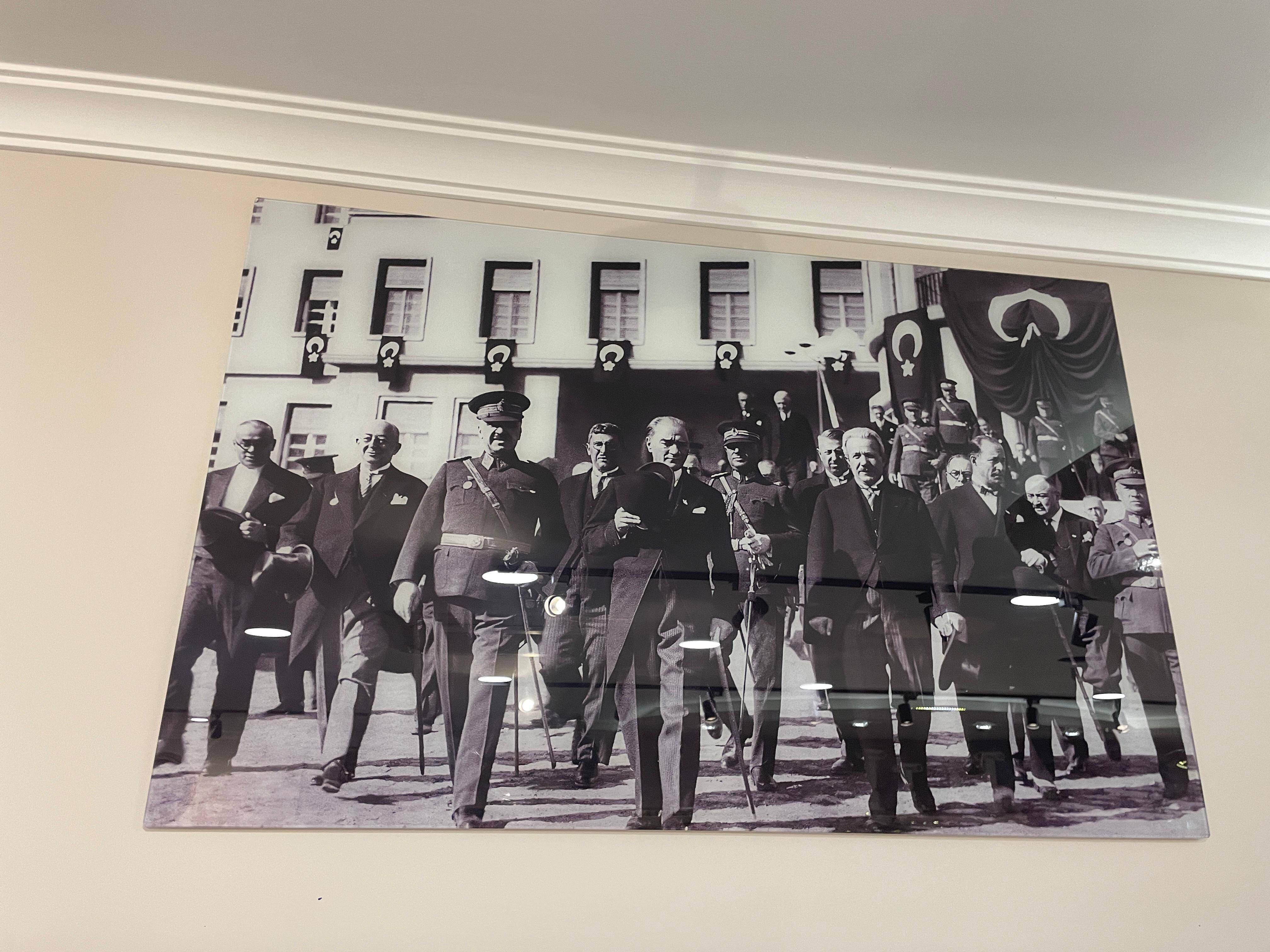 Atatürk Cam Tablo - 3